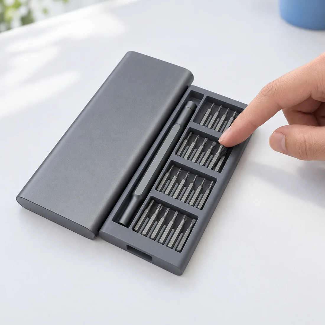 Conjunto chave de fenda magnética 24 em 1 para eletrônicos e celulares — uso
